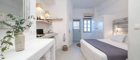 2 bedrooms, premium bedding, down duvets, in-room safe