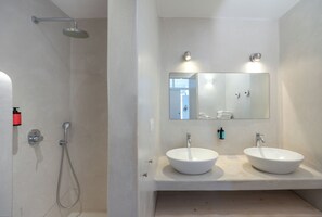 Chambre Familiale | 2 chambres, literie de qualité supérieure, couette en duvet d'oie