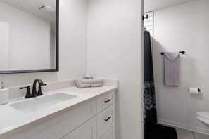 Hair dryer - Modern Apartment in the Heart of Phoenix (1) (Phoenix)