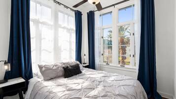 1 bedroom, desk, WiFi, bed sheets