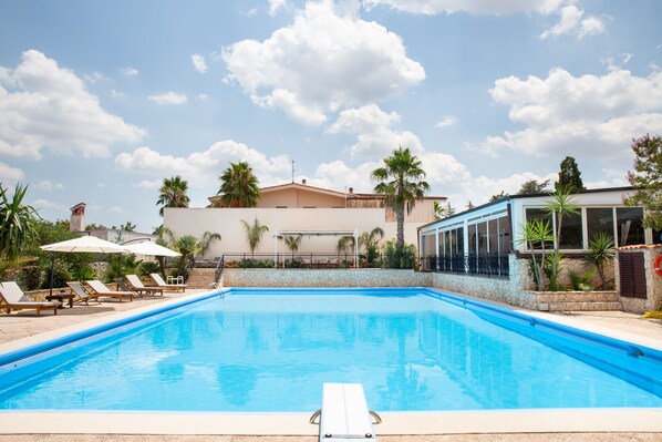 Pool - Villa Palmizi with private pool, 6 bedrooms, 8 bathrooms in the heart of Salento (Ruffano)