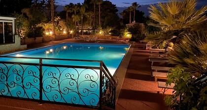 Villa Palmizi with private pool, 6 bedrooms, 8 bathrooms in the heart of Salento