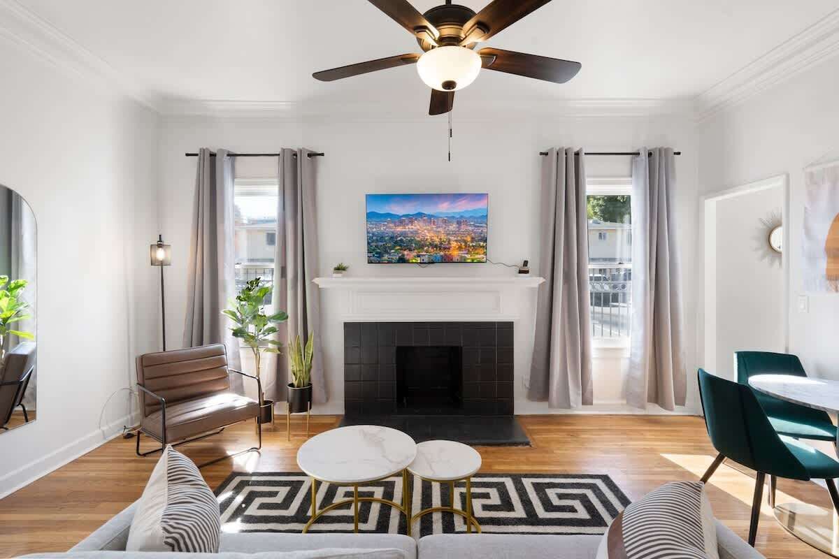 TV, fireplace, offices
