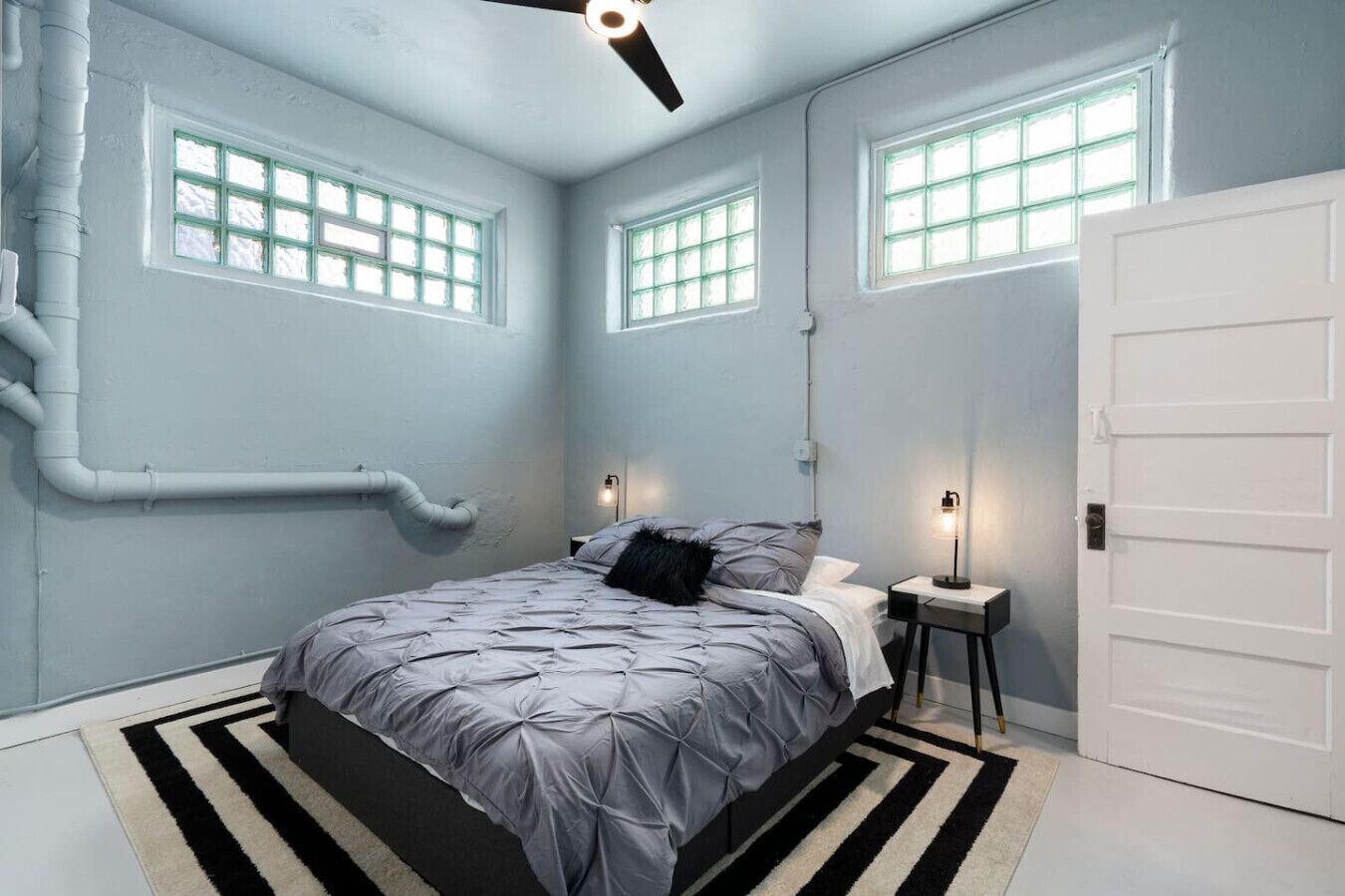 1 bedroom, desk, WiFi, bed sheets