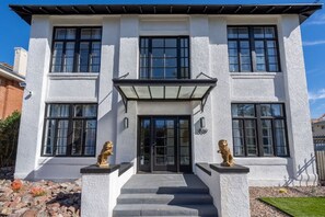 Exterior detail - Modern Apartment in the Heart of Phoenix (10) (Phoenix)