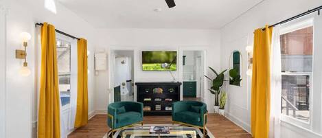 TV, fireplace