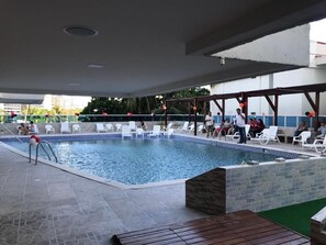 Outdoor pool - Piso, Apartamento de Lujo en Cartagena, Primera Línea de Playa (Cartagena de Indias)