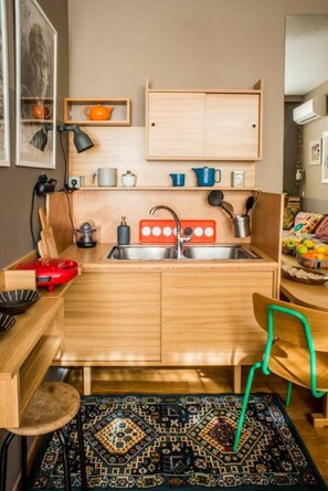 1 bedroom - Living Like in a Cottage in the Center of Athens (Athens)