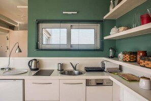 Suite | 1 bedroom - Enjoy View of Parthenon Sunny Flat in the Center (Athens)