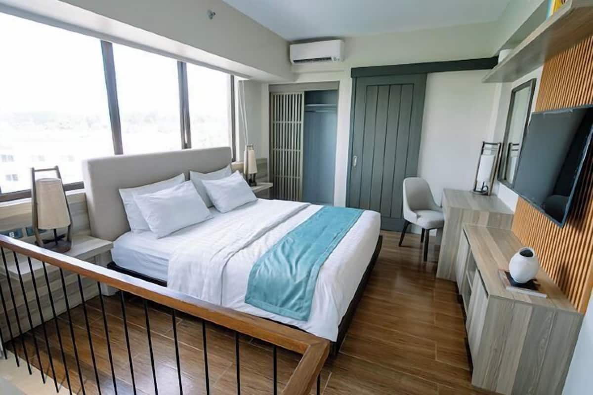 Zimmersafe, Schreibtisch, laptopgeeigneter Arbeitsplatz