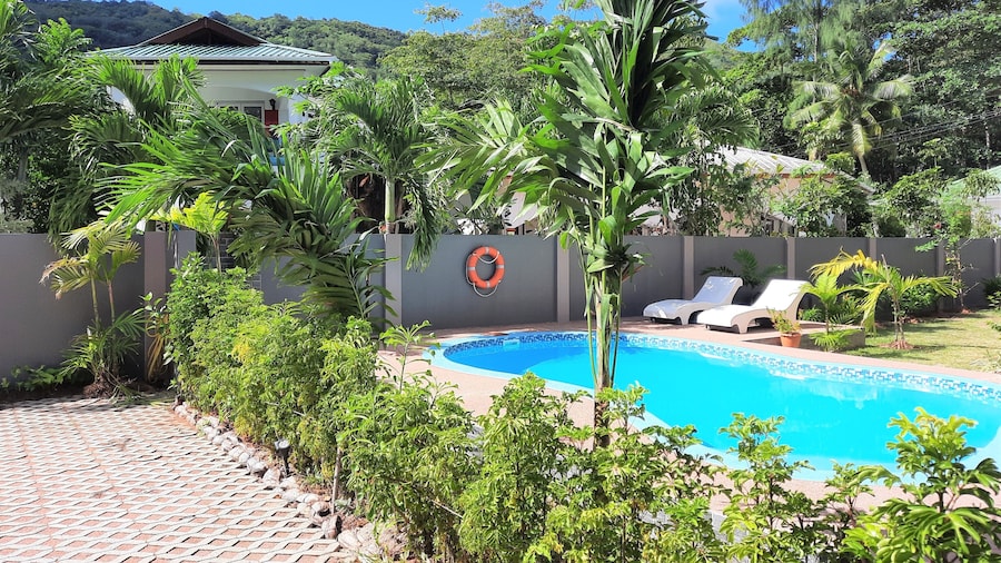 Palm Holiday Apartments