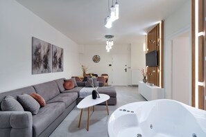 Smart TV - Elia Beach Deluxe Apartment (Chania)