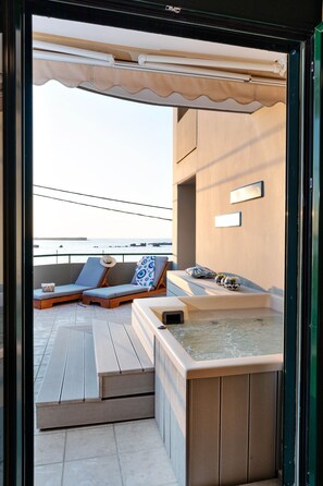 Terrace/patio - Elia Beach Deluxe Apartment (Chania)