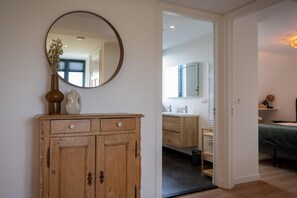 4 soverom, reiseseng for barn, wi-fi (inkludert) og sengetøy