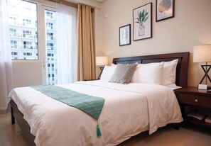 1 dormitorio, tabla de planchar con plancha, wifi y ropa de cama