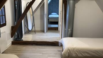 3 dormitoris, planxa i posts de planxar, wifi gratuïta i roba de llit