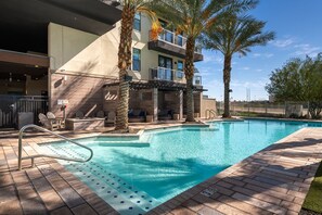Pool - TWO Modern CozySuites at Town Lake waterfront (Tempe)