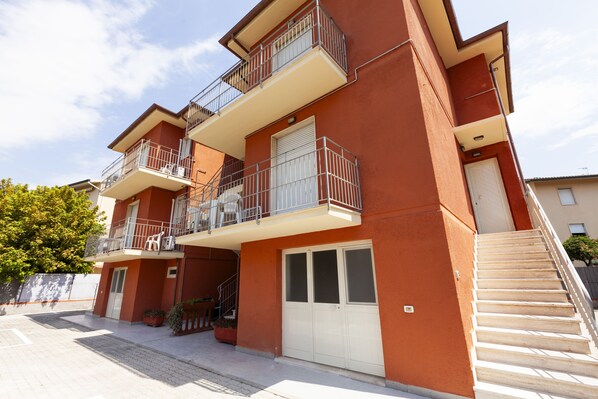 Exterior - Vill' Andrea (Cecina)