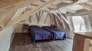 2 bedrooms, iron/ironing board, WiFi, bed sheets - The Little Forge (Saint-Cyprien)
