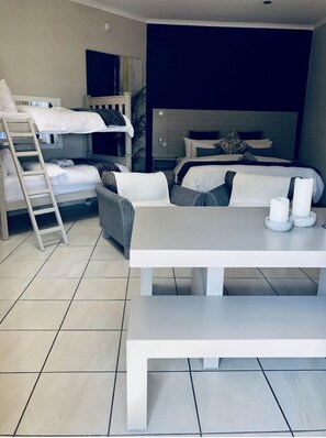 Suite Studio Familiale, 1 chambre | Literie hypoallergénique, couette en duvet d'oie