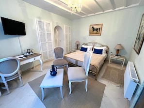Classic Suite | Select Comfort beds, minibar, individually decorated - dar Yessine  (Hergla)