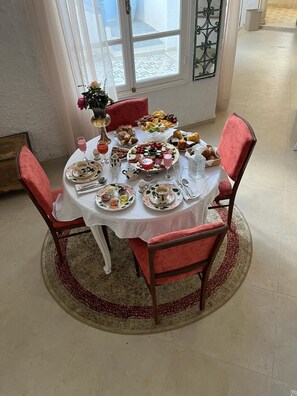 Free daily full breakfast - dar Yessine (Hergla)