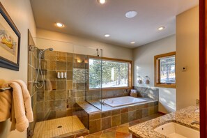 Shower, jetted bath, hair dryer, towels