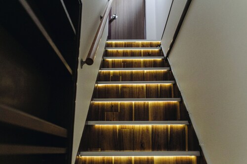 Spacious Japanese modern 4-Bedroom Villa with 2 Baths/3 WCs Hirai Station!