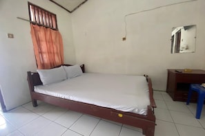 Quarto casal | Escrivaninha, Wi-Fi de cortesia, roupa de cama
