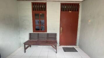 Double Room | Desk, free WiFi, bed sheets