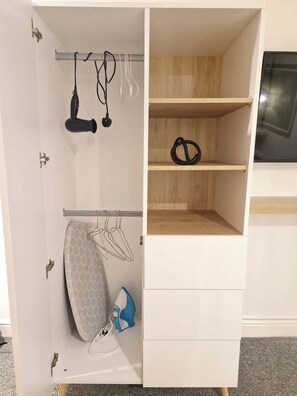 Interior - £ - City Centre - Duke Street Studio ~ 5* Location (Liverpool)