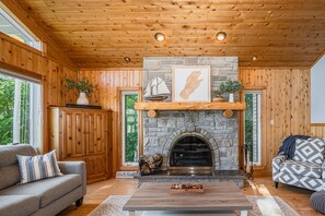 Smart TV, fireplace, offices, computer monitors