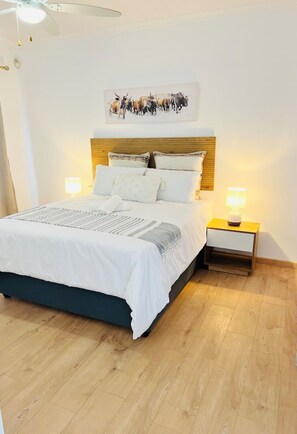 4 室のベッドルーム、セーフティボックス (室内)、アイロン / アイロン台、WiFi (無料)