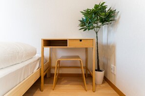 Interior detail - 11Capsules (E JOY INN East Nippori Branch) (Tokyo)