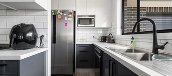 Fairleigh Dream - Modern, Spacious & Convenient