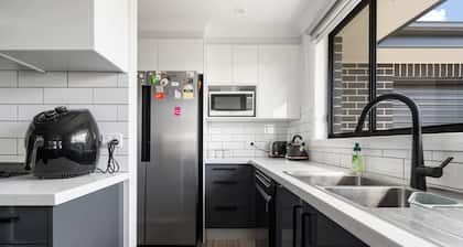 Fairleigh Dream - Modern, Spacious & Convenient