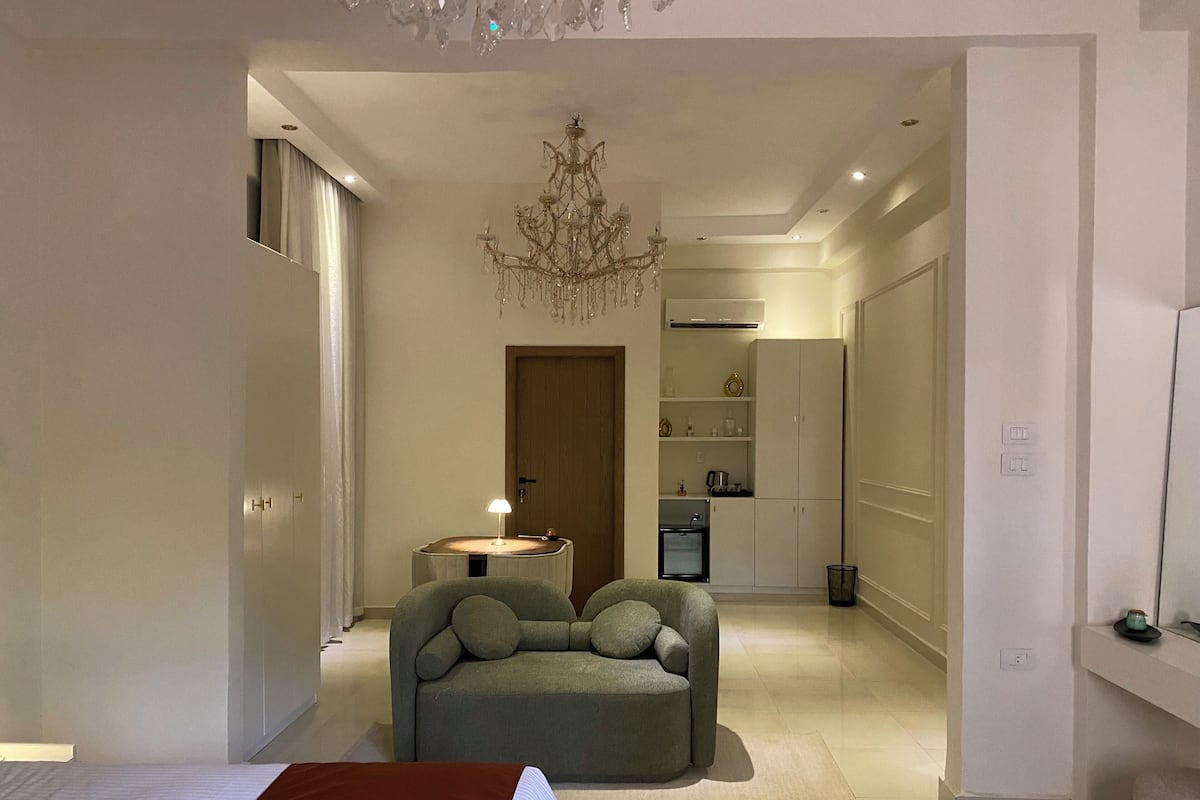 Comfort Double Room, 1 Bedroom | Living area