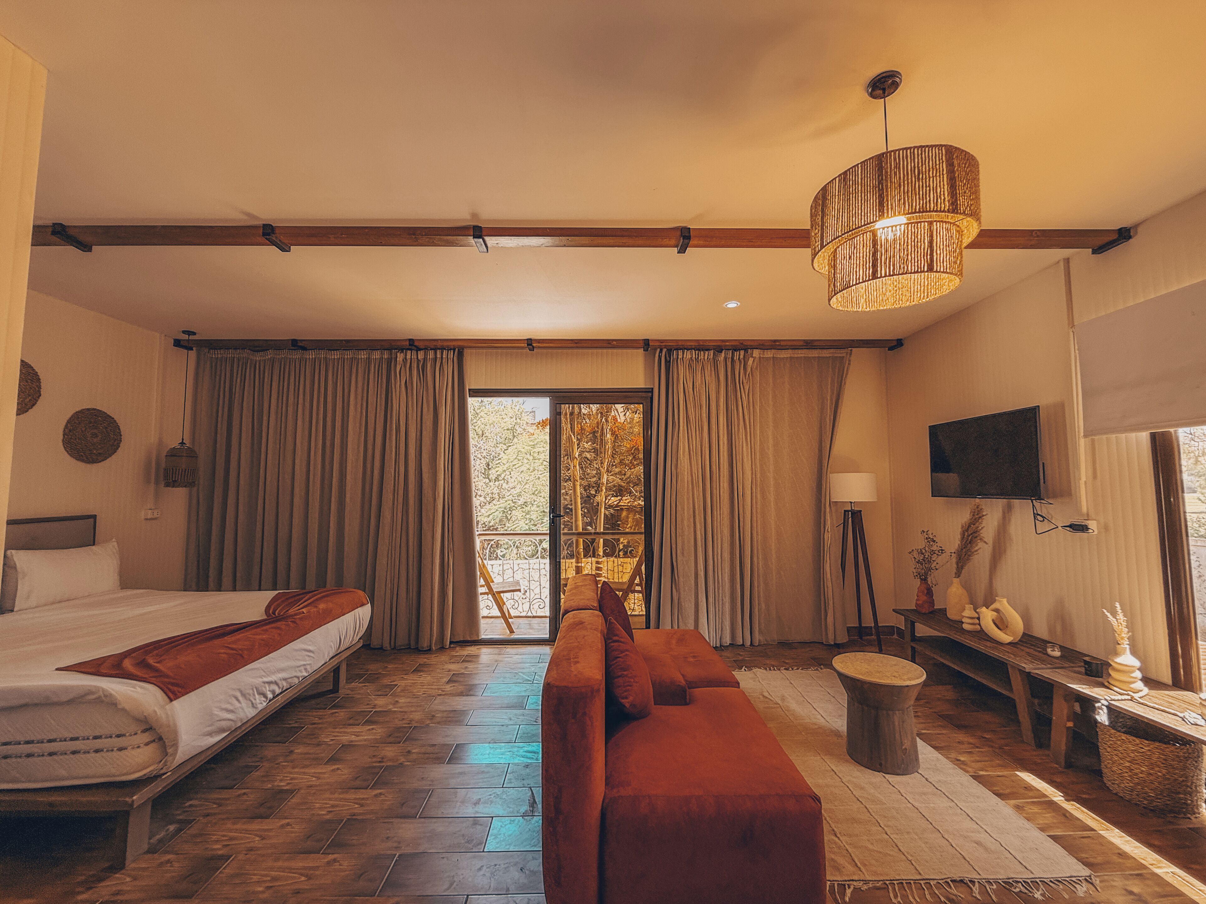 Egyptian cotton sheets, premium bedding, pillowtop beds, minibar