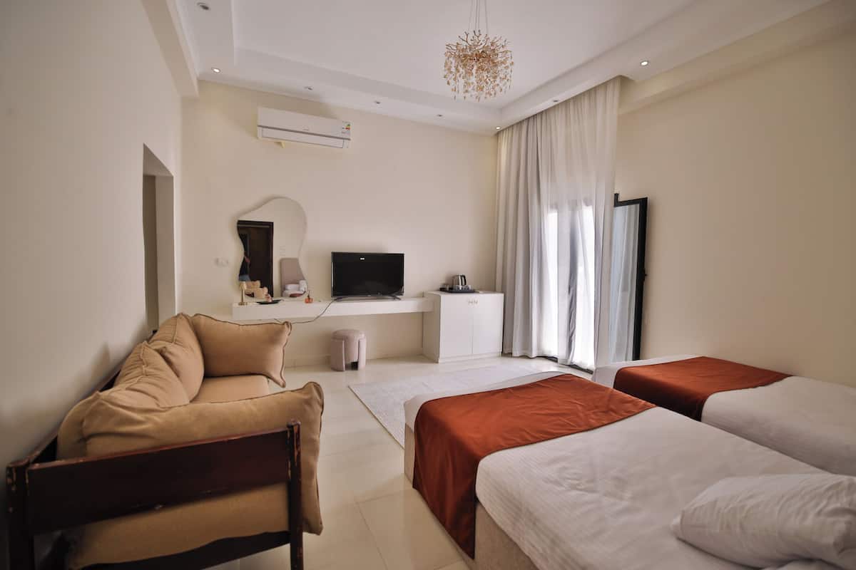 Deluxe Double or Twin Room | Individually furnished, free WiFi