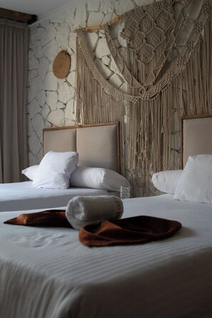 Deluxe Double or Twin Room | Egyptian cotton sheets, premium bedding, pillowtop beds, minibar