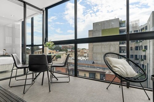 Modern Melbourne Escape - Walk to the MCG