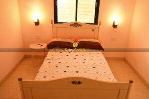 4 bedrooms, free WiFi - Privy Stays Reed Field Cottage (Alibag)