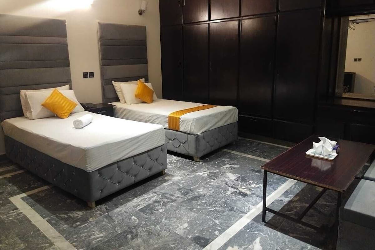 Standard Twin Room | Desk, soundproofing, free WiFi