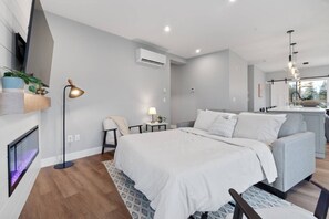 3 bedrooms, free WiFi, bed sheets, wheelchair access