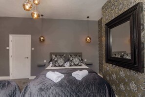 Unclassified image, 3 of 35, button