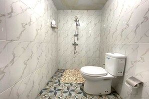 Bathroom - Belvilla Serene Paradise Resort Batur Hot Spring (Kintamani)
