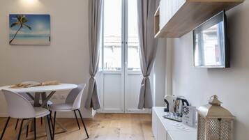 Deluxe-Apartment, 2 Schlafzimmer, eigenes Bad, Executive-Etage | Wohnbereich