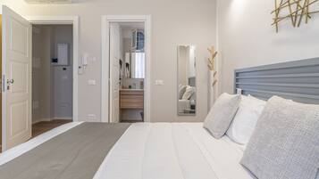 Deluxe Studio Suite, Private Bathroom, City View | Egyptian cotton sheets, premium bedding, down comforters, in-room safe