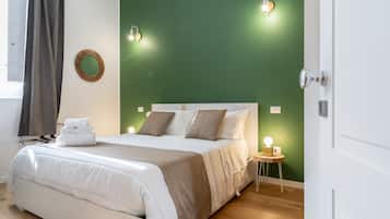Habitación doble Deluxe, para no fumadores, baño privado | Sábanas de algodón egipcio, ropa de cama de alta calidad y edredón