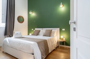 Deluxe Double Room, Non Smoking, Private Bathroom | Egyptian cotton sheets, premium bedding, down comforters, in-room safe - SoClà Boutique Hotel (Taranto)